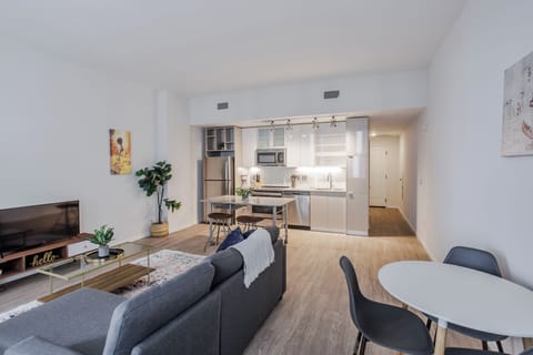 Deluxe Apartment, 1 Bedroom, Non Smoking | Desk, laptop workspace, iron/ironing board, free WiFi