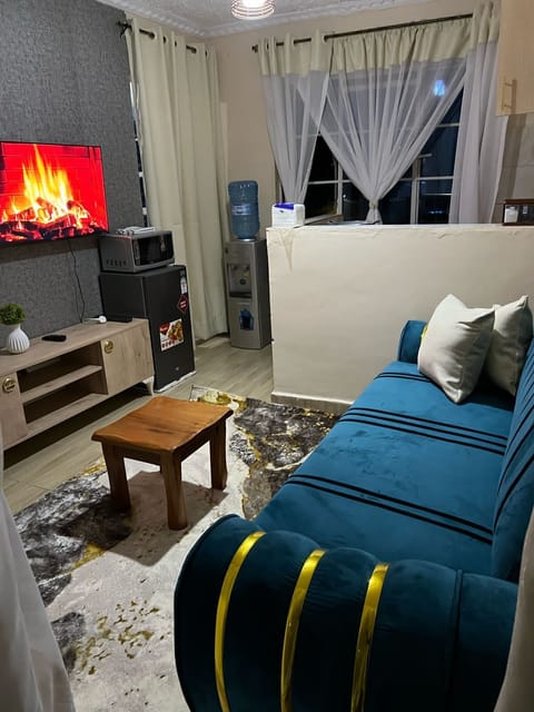 Economy Double or Twin Room, City View | Living area