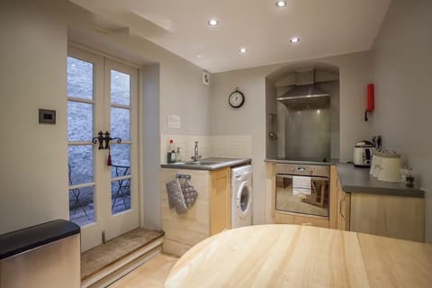Double Room, 1 Bedroom, Private Bathroom (The Teacup) | Private kitchen