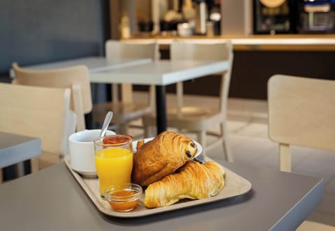 Daily buffet breakfast for a fee