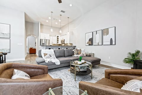 House (3 Bedrooms) | Interior