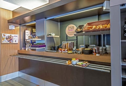 Daily buffet breakfast for a fee