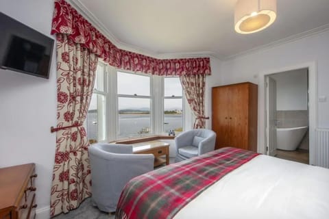Superior Double Room, Sea View | Iron/ironing board, free WiFi