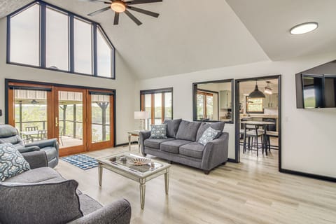 House (4 Bedrooms) | Front of property