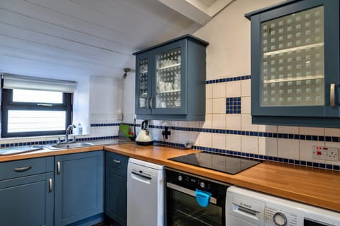 Cottage | Private kitchen | Highchair