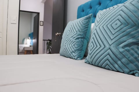 Exclusive Apartment, 4 Bedrooms, Patio, Corner | 4 bedrooms, desk, laptop workspace, blackout drapes