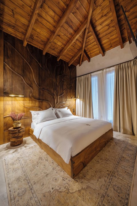 Comfort Double Room | Minibar, in-room safe, desk, soundproofing