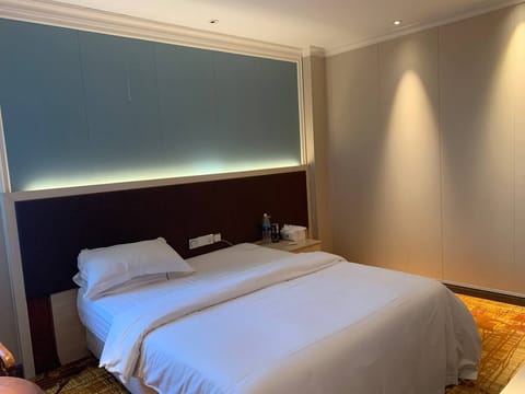 Superior Double Room | In-room safe, desk, free WiFi