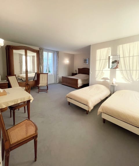 Superior Double Room, Garden View | Desk, free WiFi