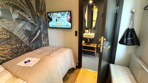 Peacock 5-Påfugl 5 | Free WiFi, bed sheets