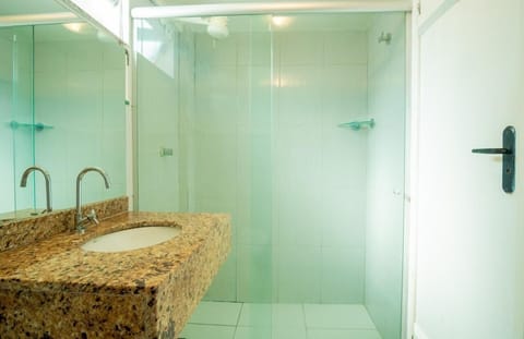 Basic Single Room | Bathroom | Shower, free toiletries, bidet, soap