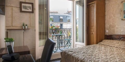 In-room safe, desk, free WiFi, bed sheets