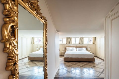 Family Suite | In-room safe, desk, blackout drapes, free WiFi