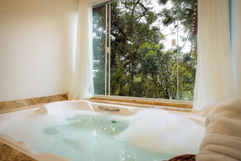 Presidential Chalet, Balcony, Garden View | Jetted tub