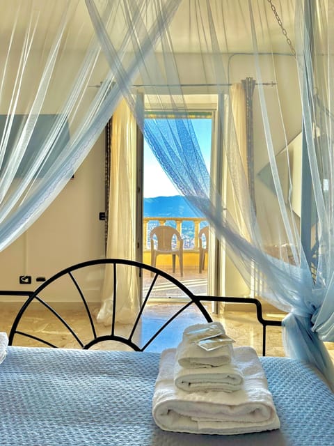 Deluxe Triple Room, Balcony, Sea View | Soundproofing, free WiFi