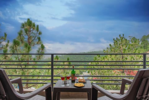 Premium Apartment, 3 Bedrooms, Balcony, Mountain View | Free WiFi