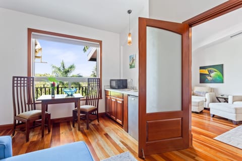 Master Suite | Private kitchenette | Fridge, coffee/tea maker