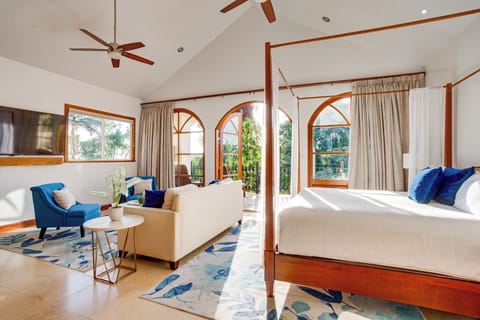 2 Bedroom Royal Suite | Living area | Flat-screen TV