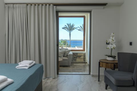 Superior Suite, Lanai, Beach View | 1 bedroom, premium bedding, iron/ironing board, free WiFi