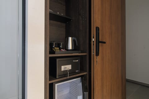 Junior Suite, Sea View | 1 bedroom, premium bedding, iron/ironing board, free WiFi