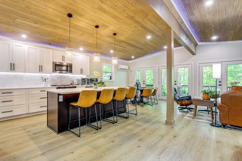 House (4 Bedrooms) | Interior