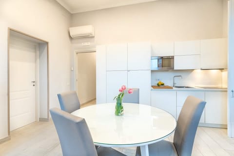 Apartment | 4 bedrooms, Internet