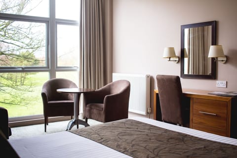 In-room safe, individually decorated, individually furnished, desk