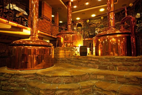 Breakfast, lunch, dinner served; Regional cuisine 