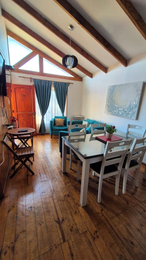 Basic Cabin | Living area | Flat-screen TV