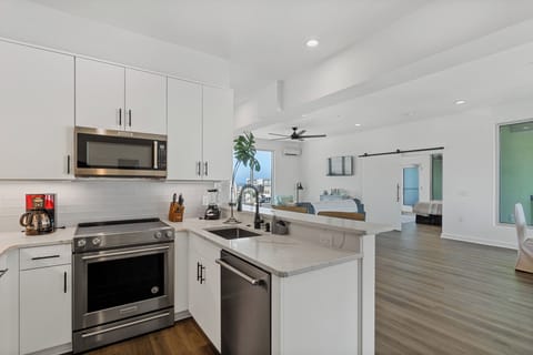 Condo (2 Bedrooms) | Property amenity