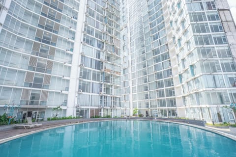 10 outdoor pools