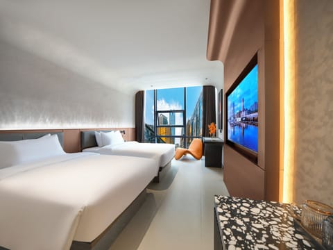 Superior Twin Room, City View | Desk, laptop workspace, WiFi (free), bed sheets