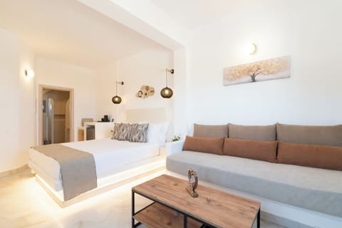 Superior Suite, Sea View | Individually decorated, individually furnished, soundproofing, free WiFi