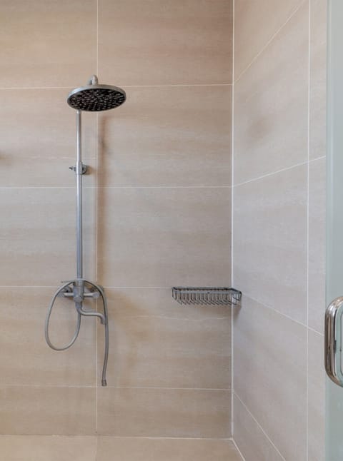 Deluxe Double Room | Bathroom