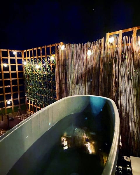 Private spa tub