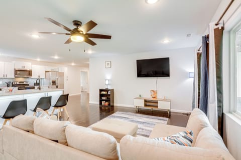 House (4 Bedrooms) | Front of property