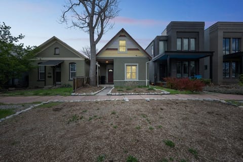 House, 2 Bedrooms | Exterior