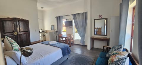 Comfort Double or Twin Room, Balcony | Minibar, in-room safe, laptop workspace, blackout drapes