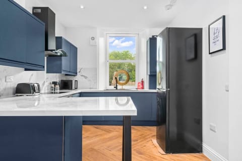 Apartment | 4 bedrooms, Internet