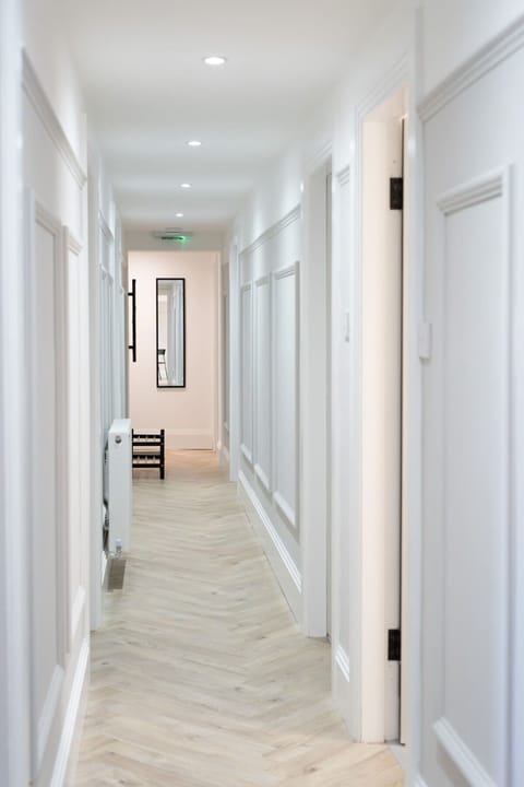 Apartment | 5 bedrooms, desk