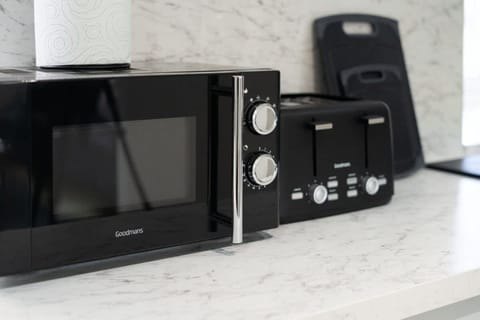 Apartment | 5 bedrooms, desk