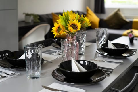 House | 4 bedrooms, desk, Internet