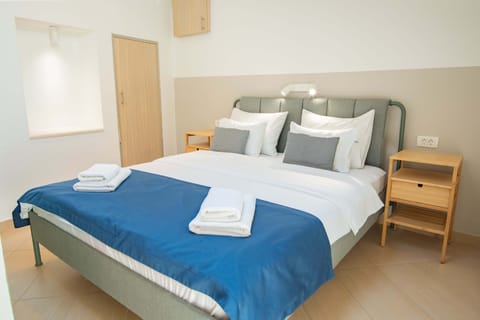 Apartment, 1 Bedroom | 1 bedroom, iron/ironing board, free WiFi