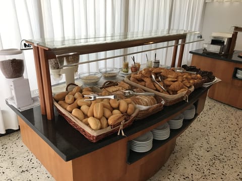 Daily buffet breakfast for a fee