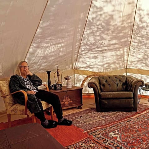 Luxury Tent, Garden View | Living area