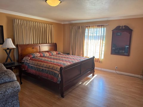 Deluxe Double Room, 1 King Bed | Memory foam beds, iron/ironing board, free WiFi, bed sheets