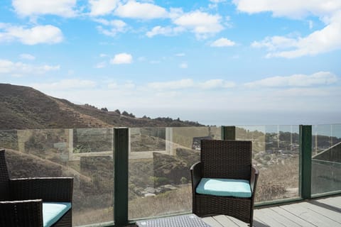 Family Apartment, 2 Bedrooms, Patio, Mountain View | Terrace/patio