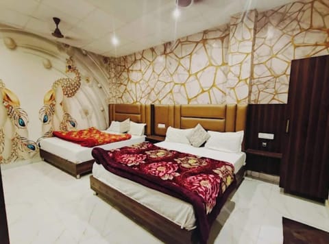 Family Double Room | Desk, soundproofing, bed sheets