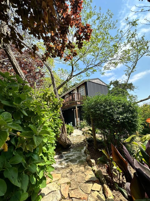 House, 1 Bedroom, Smoking, Balcony | Garden