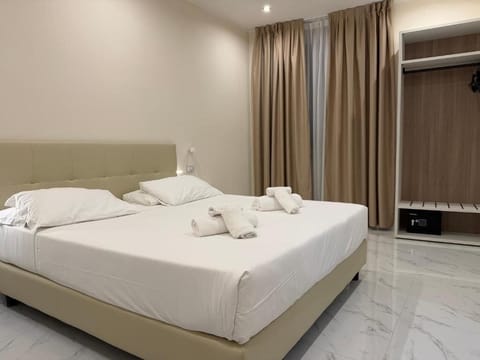 In-room safe, desk, laptop workspace, blackout drapes